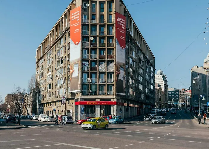 Chic - Ferrari - Old Town *