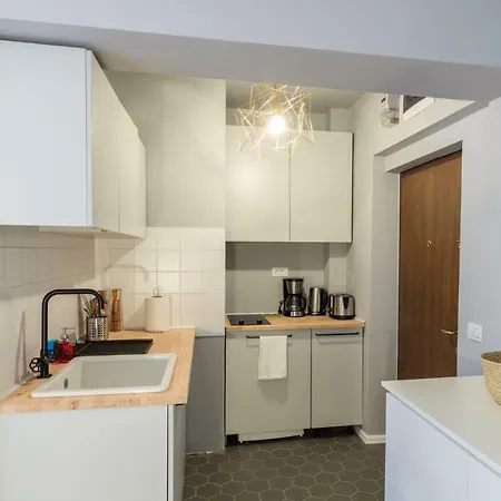 Chic - Ferrari - Old Town *