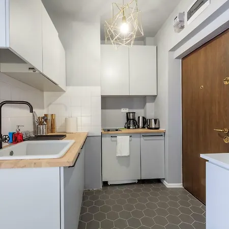 Chic - Ferrari - Old Town *