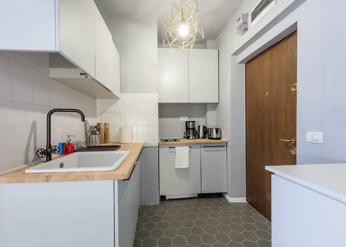 Chic - Ferrari - Old Town *